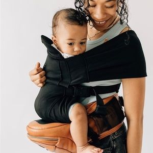 Tushbaby snug attachment